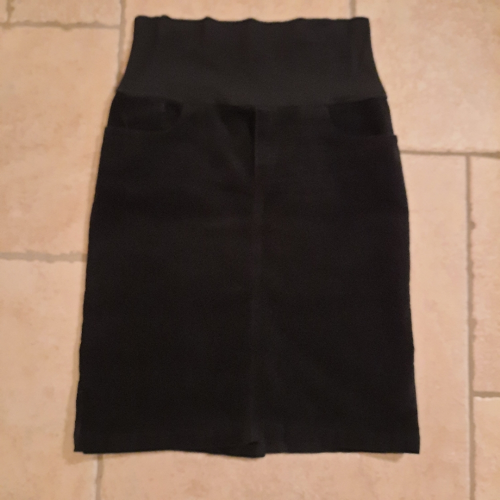 Jules and Jim Black Velvet/Corduroy Maternity Skirt Size Small